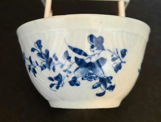 Worcester “THE FEATHER MOULD FLORAL” Tea bowl c1757-1760